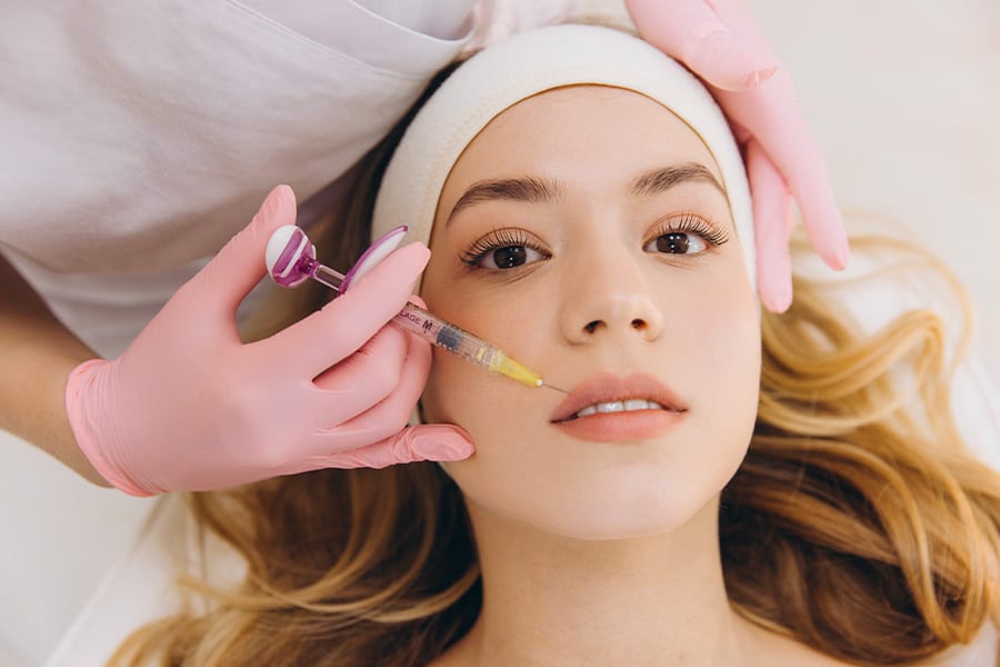 injections acide hyaluronique bouche levres visage the clinic bruxelles expert medecine esthetique belgique greffe de cheveux belgique